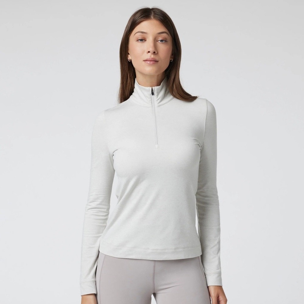 NWT Vuori halo essential half zip Size S